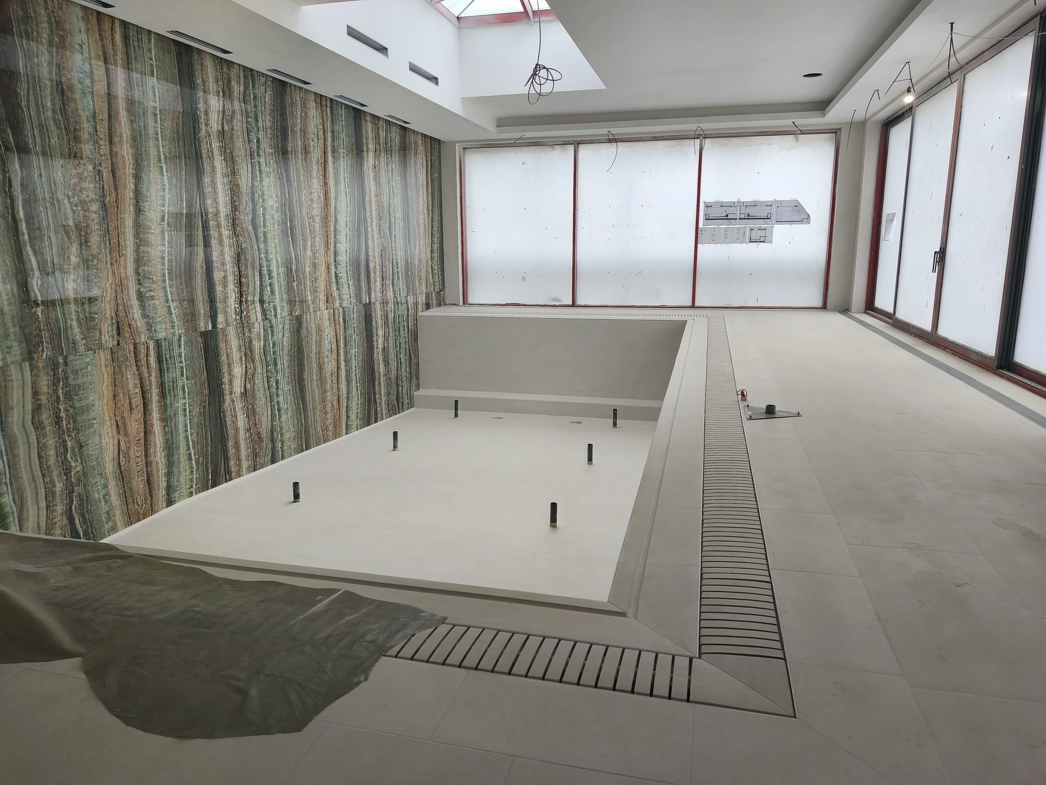 Cadru 5 din Proiect rezidențial cu piscină