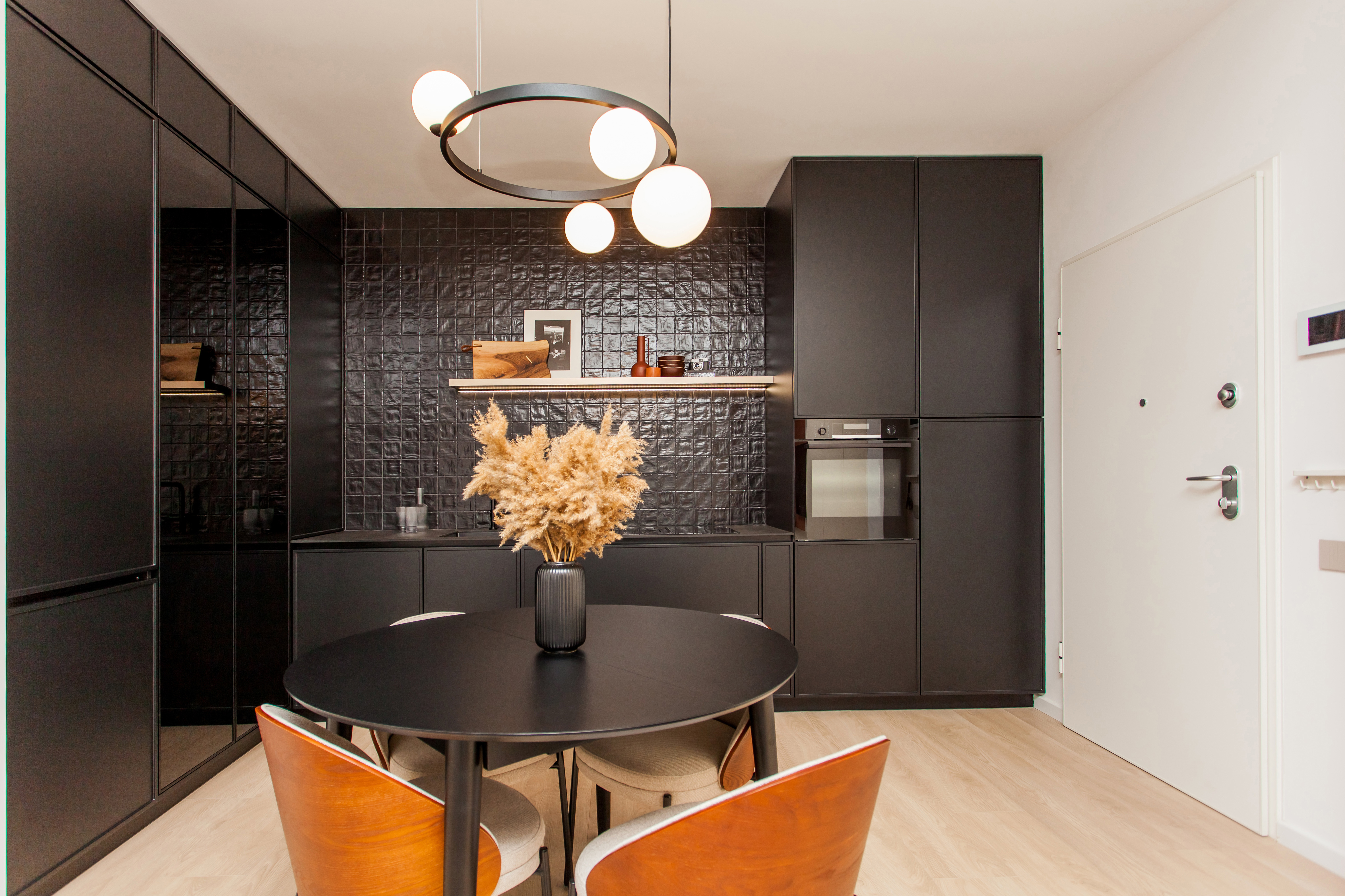 THE BLACK KITCHEN APARTMENT