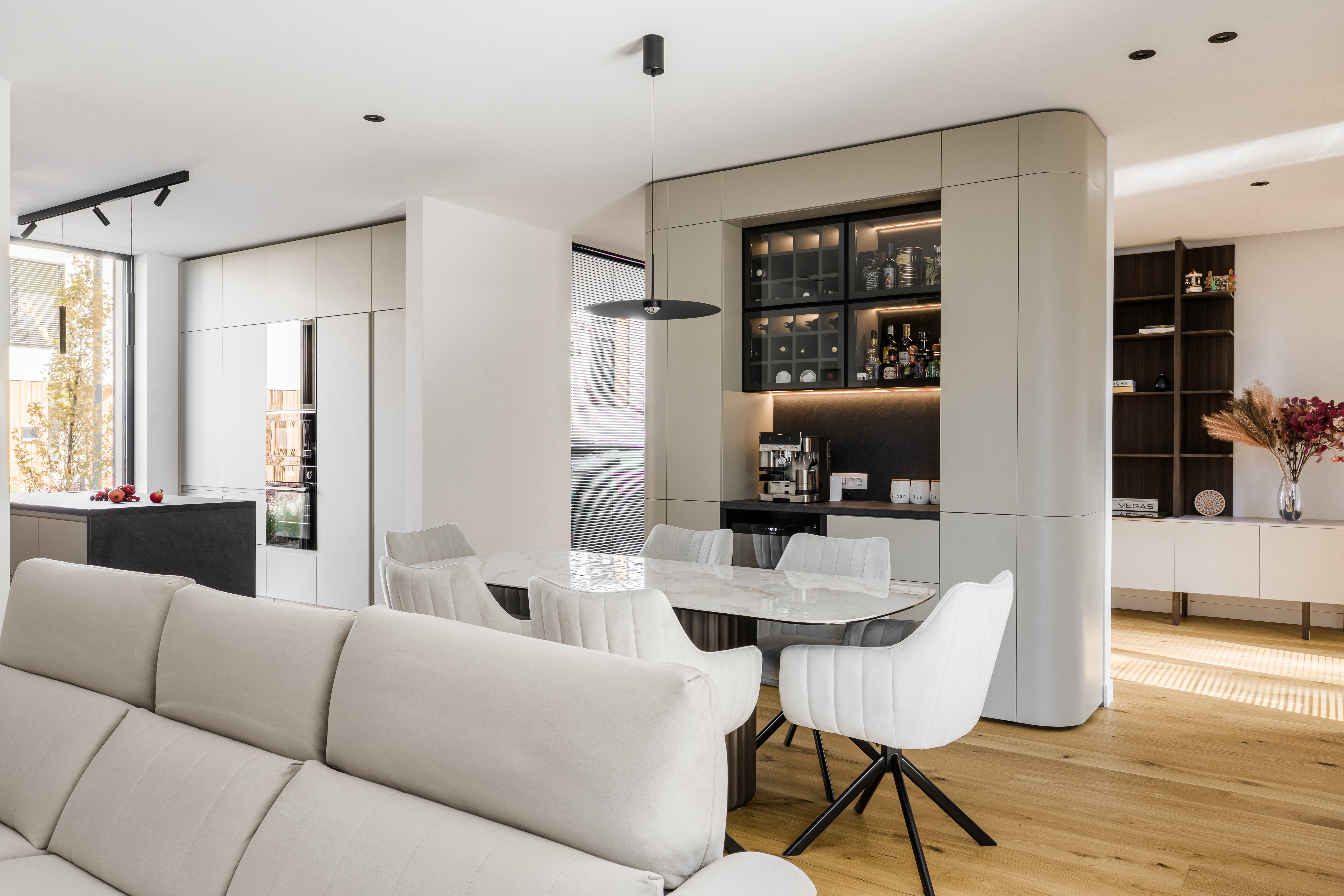 Open space organizat prin mobilier