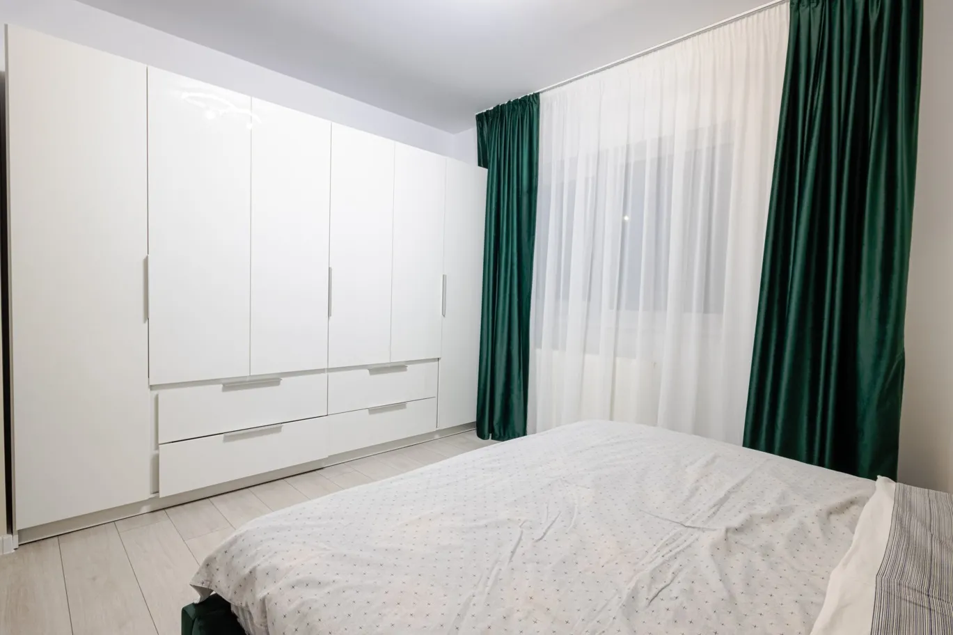Cadru 4 din The Evergreen Apartament