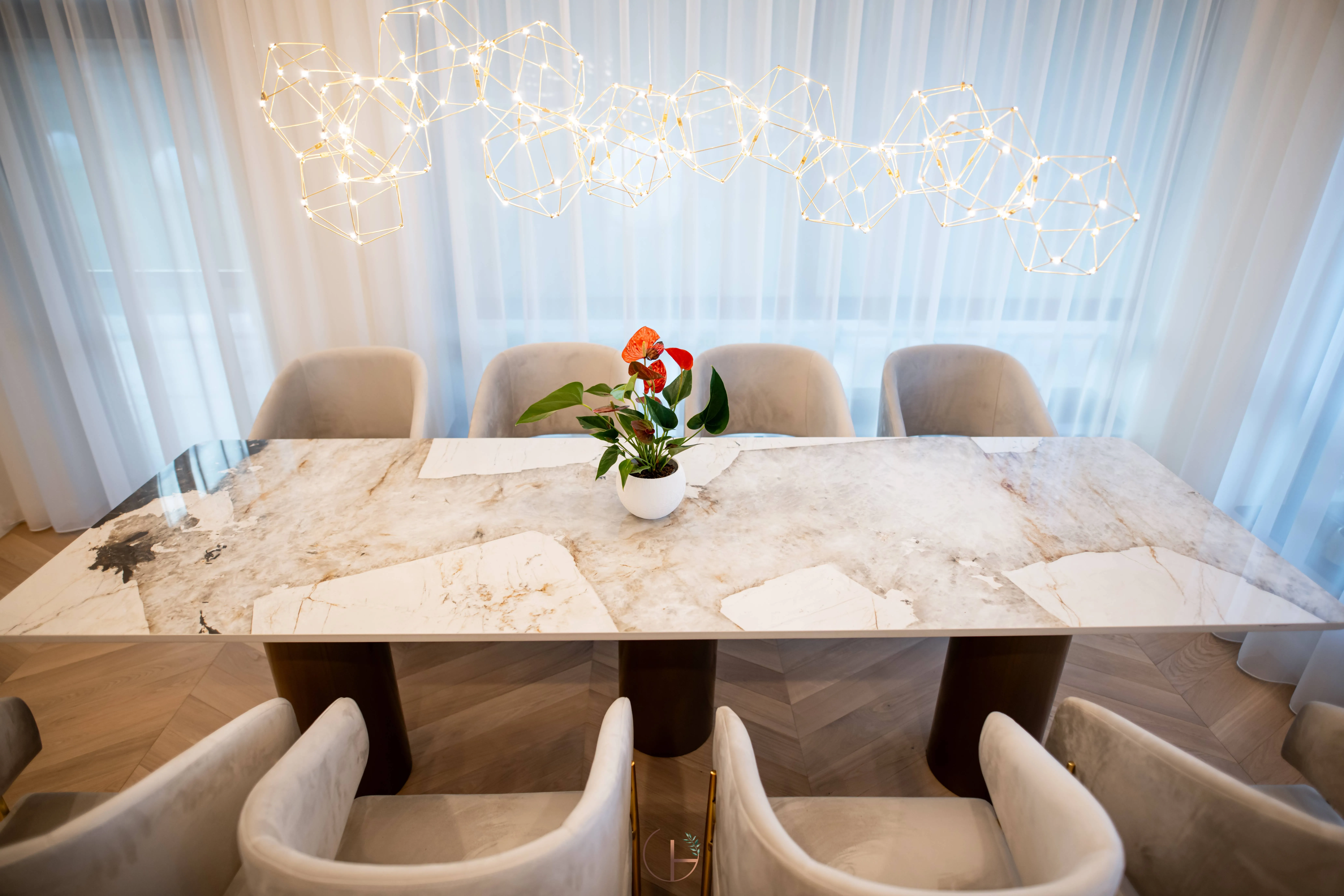 Cadru 10 din Luxury Living