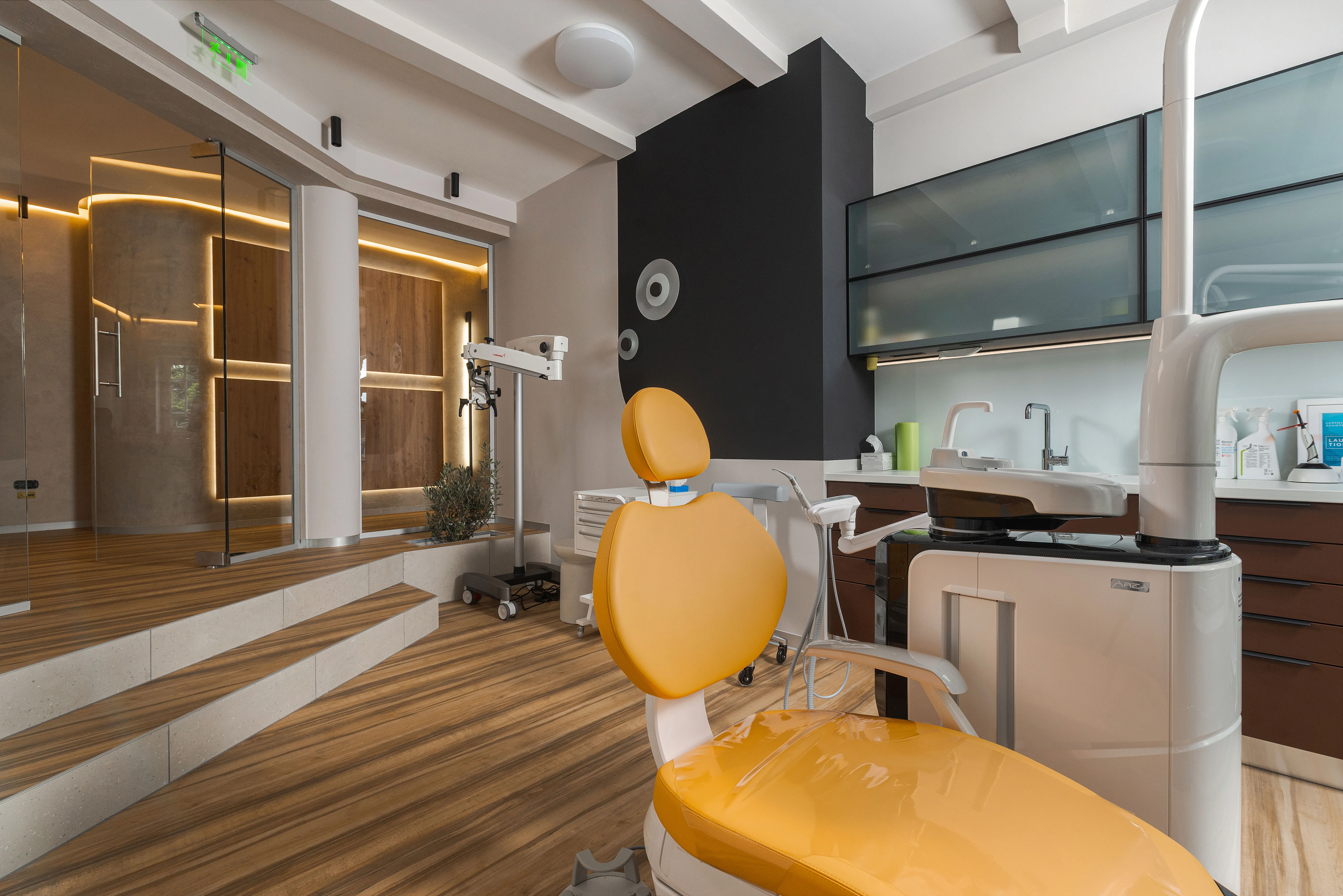 Cadru 3 din Clinica Tion