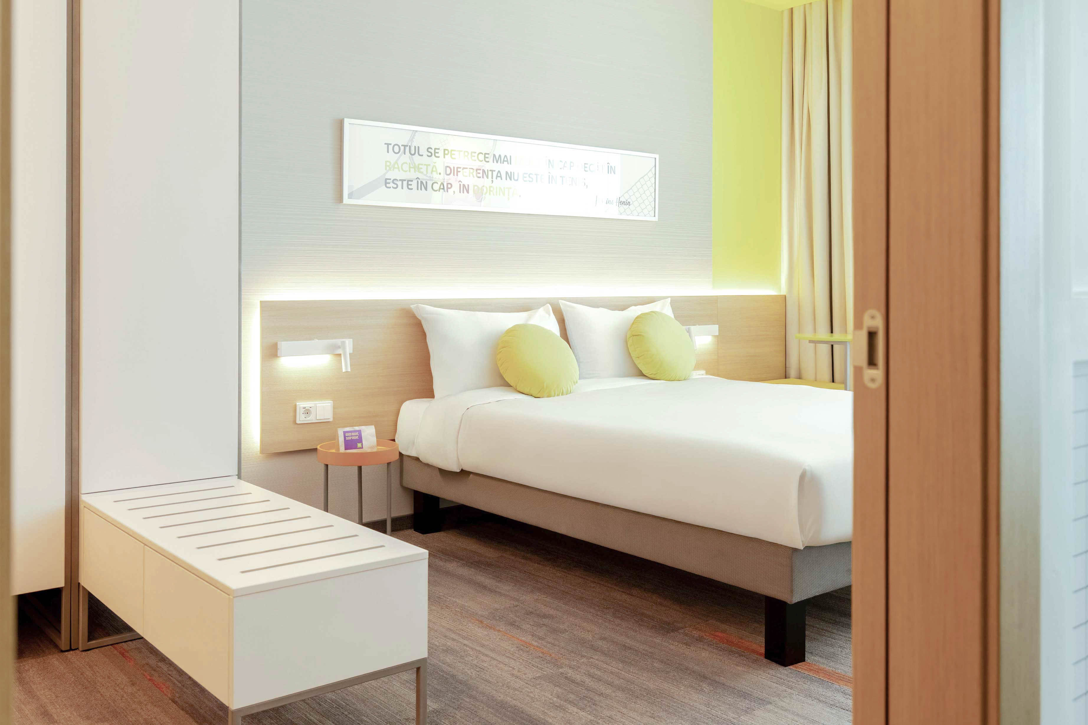 Cadru 11 din Ibis Tennis Hotel