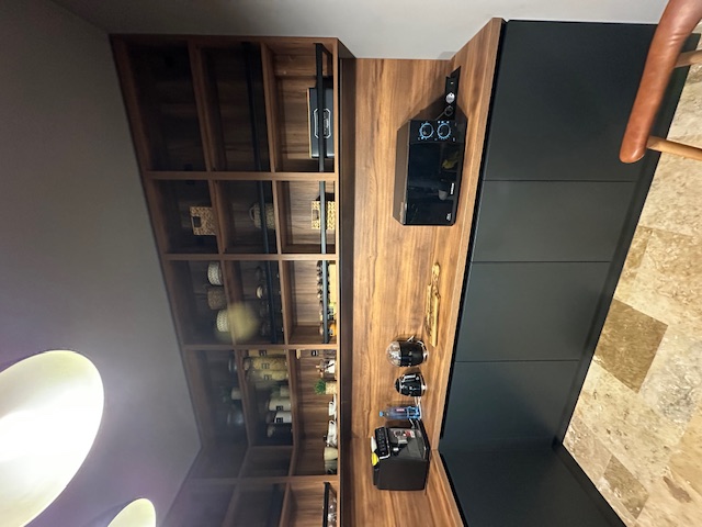 Cadru 9 din Man Cave