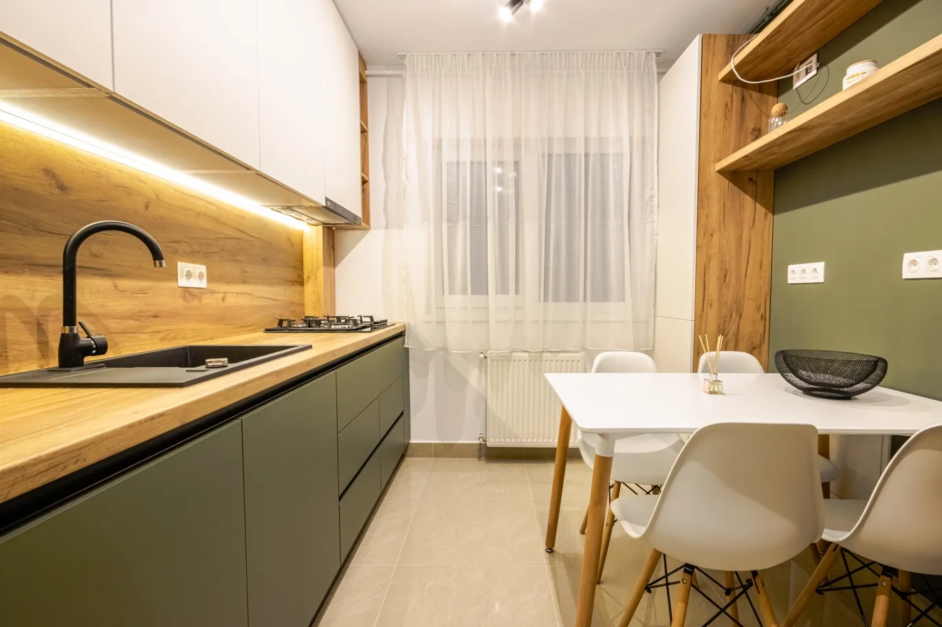 Cadru 10 din The Evergreen Apartament