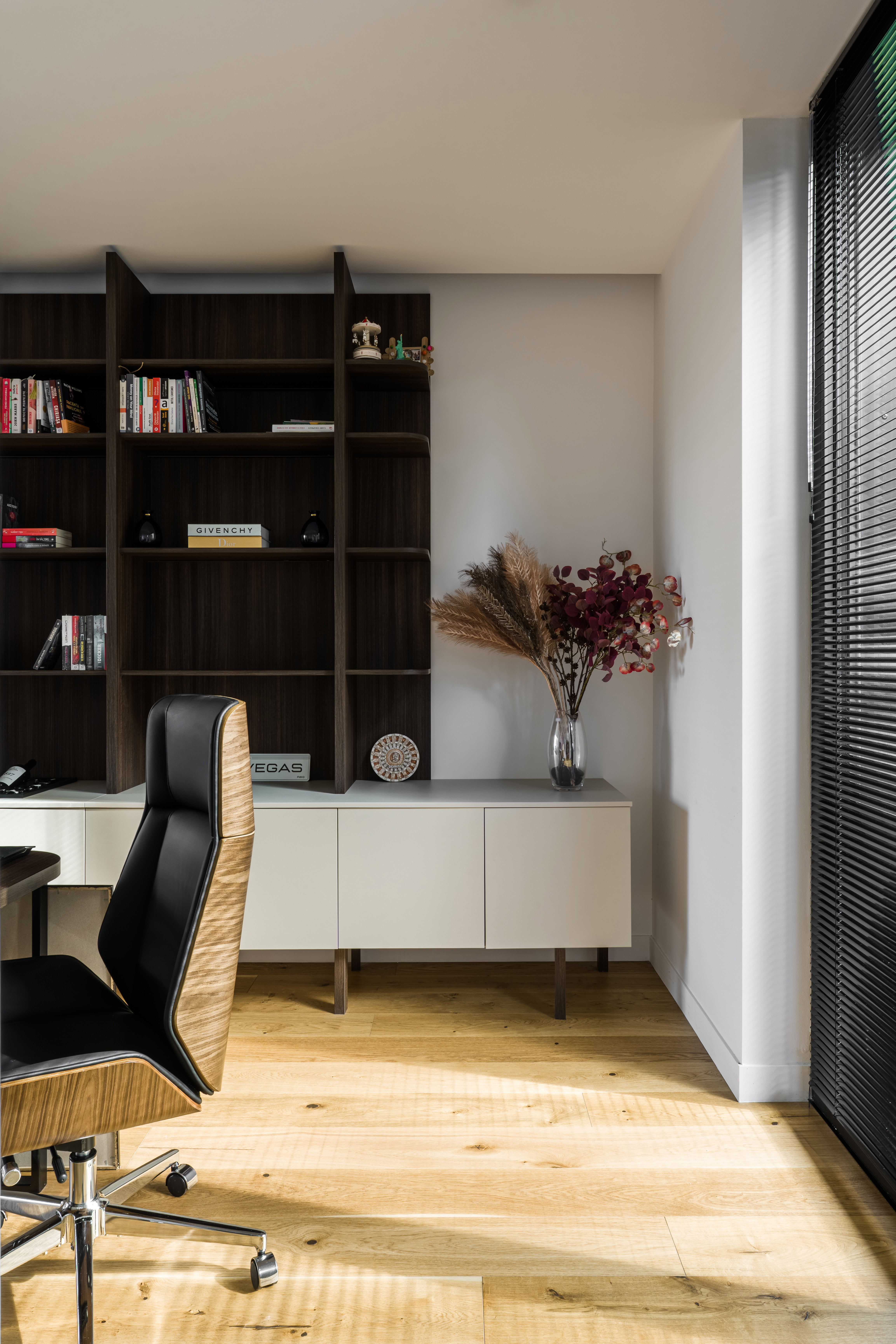 Cadru 8 din Open space organizat prin mobilier
