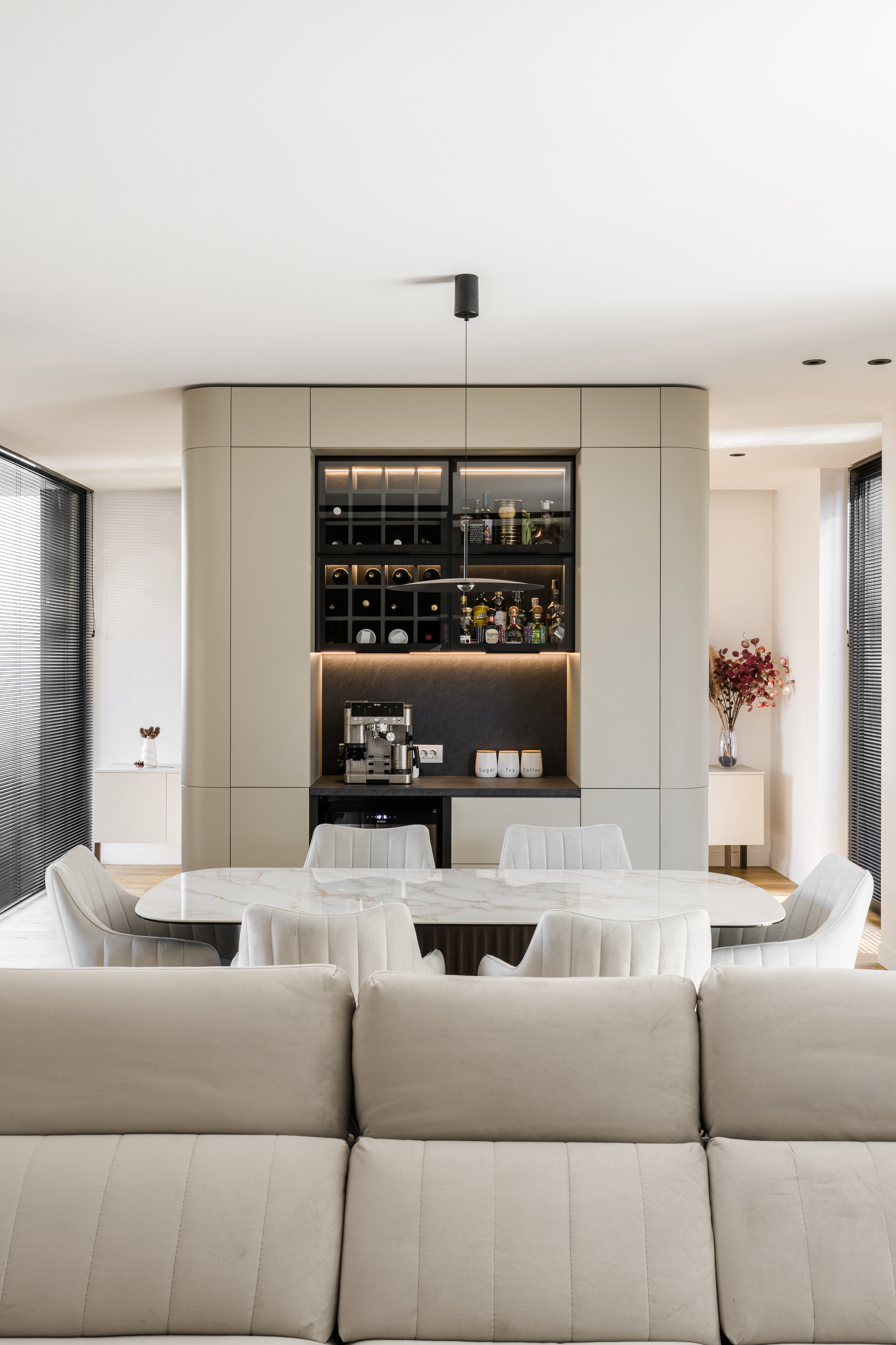 Cadru 3 din Open space organizat prin mobilier