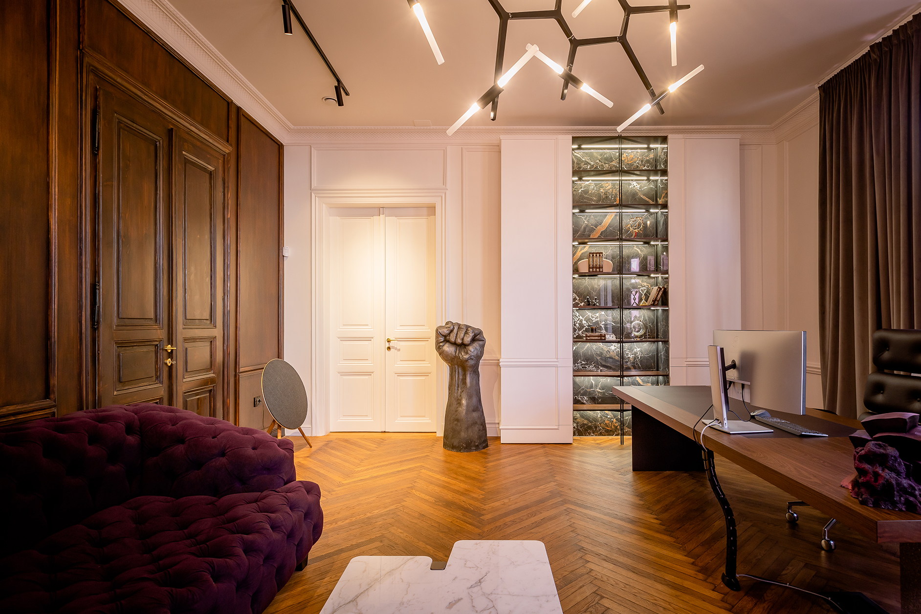 Cadru 2 din Law Office