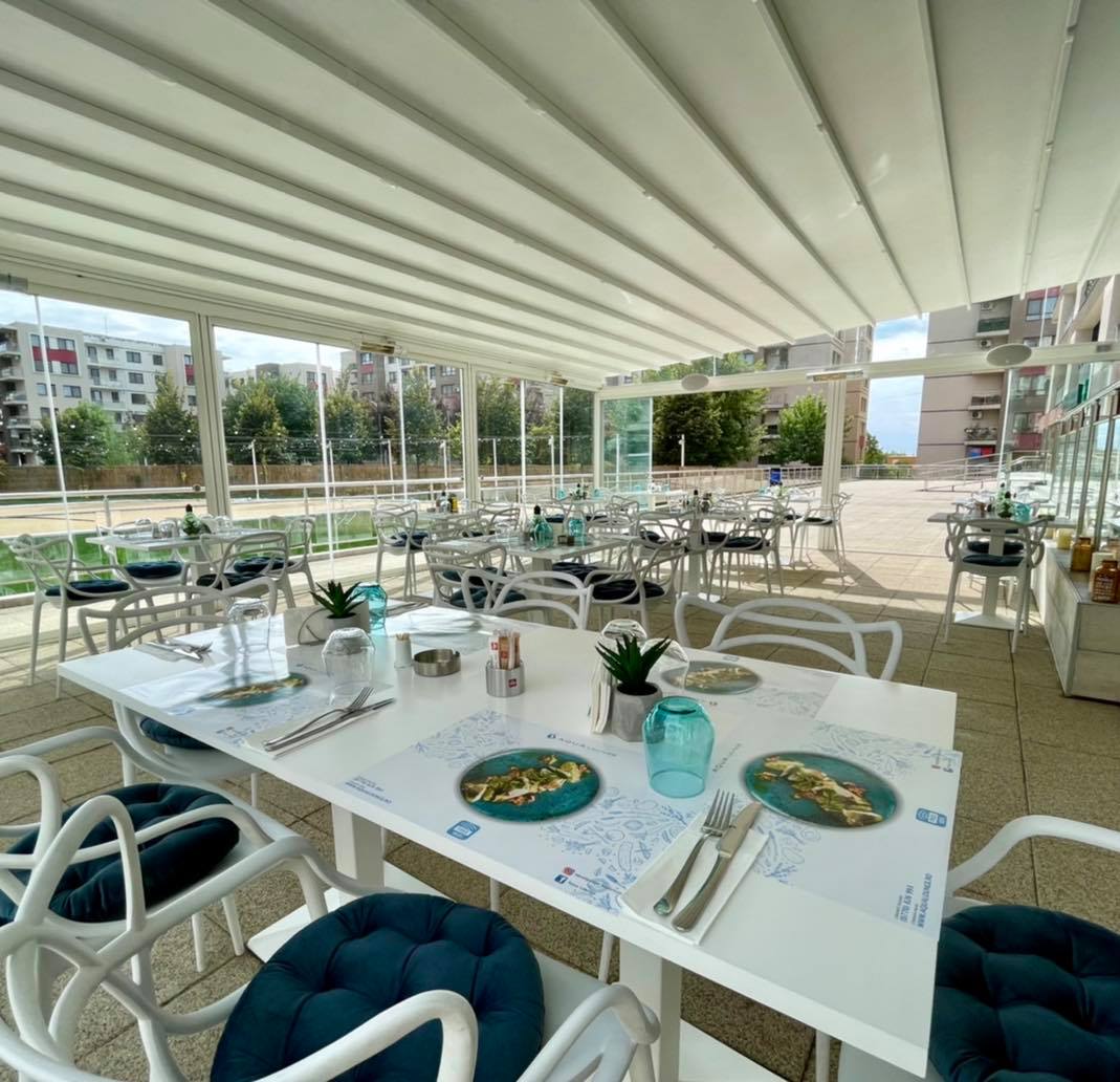 Cadru 3 din Aqua Lounge