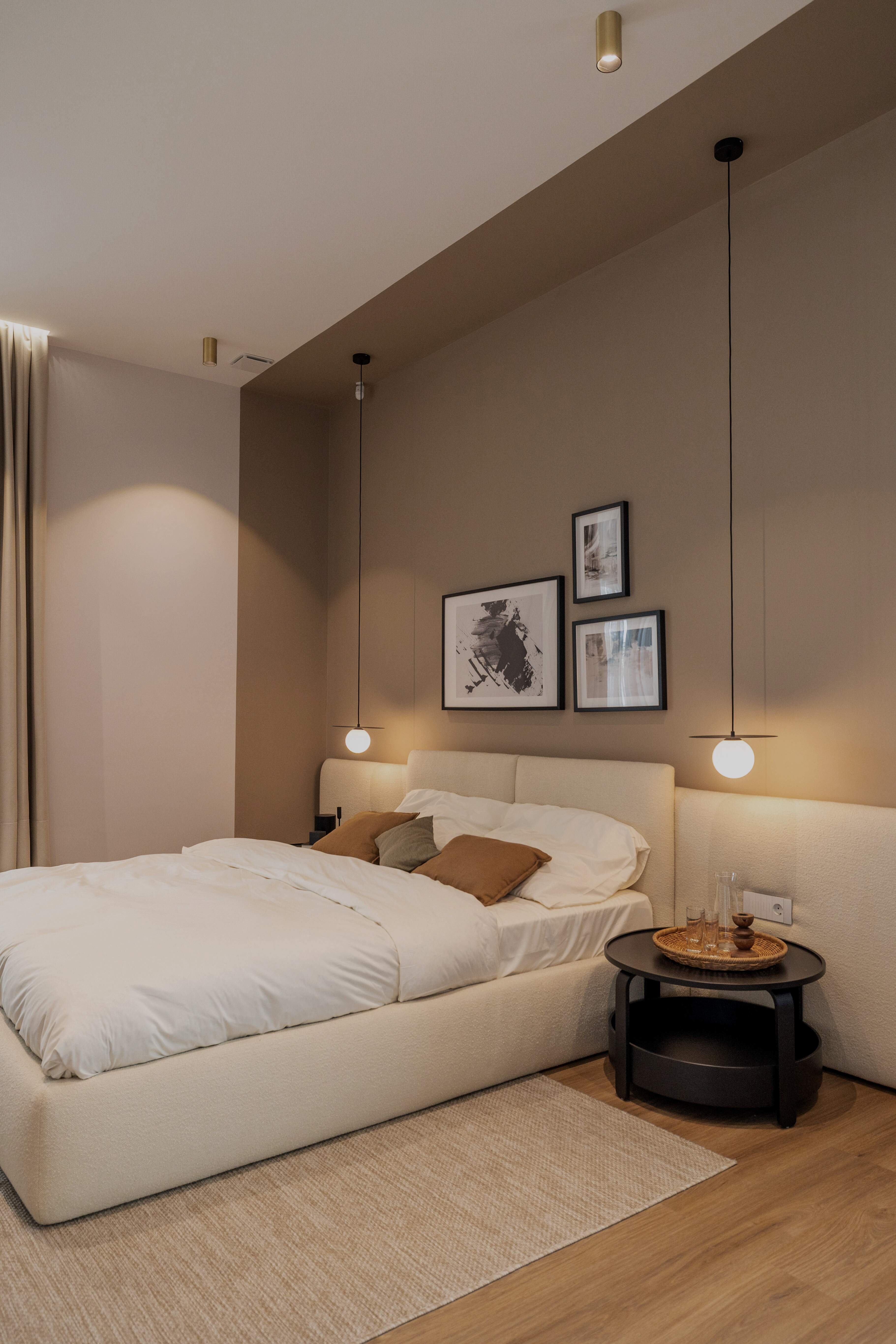 Cadru 6 din G. House