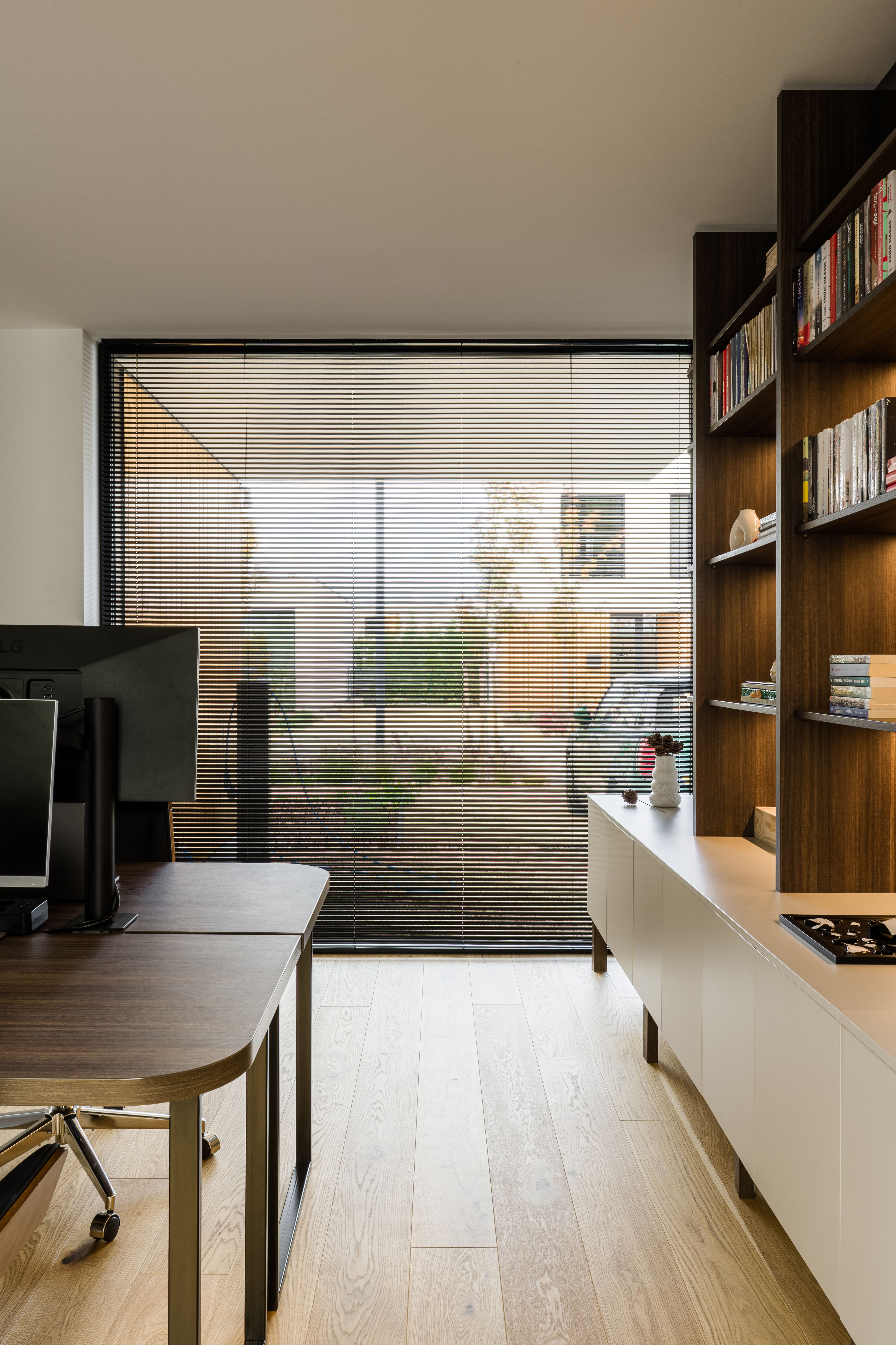 Cadru 9 din Open space organizat prin mobilier