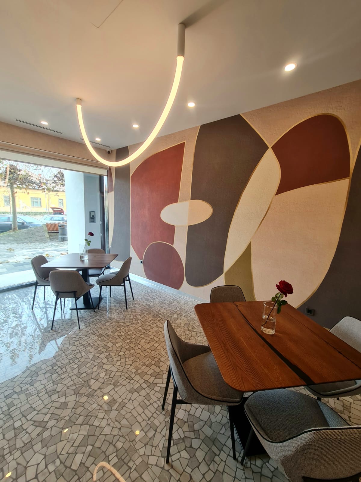 Cadru 2 din Restaurant