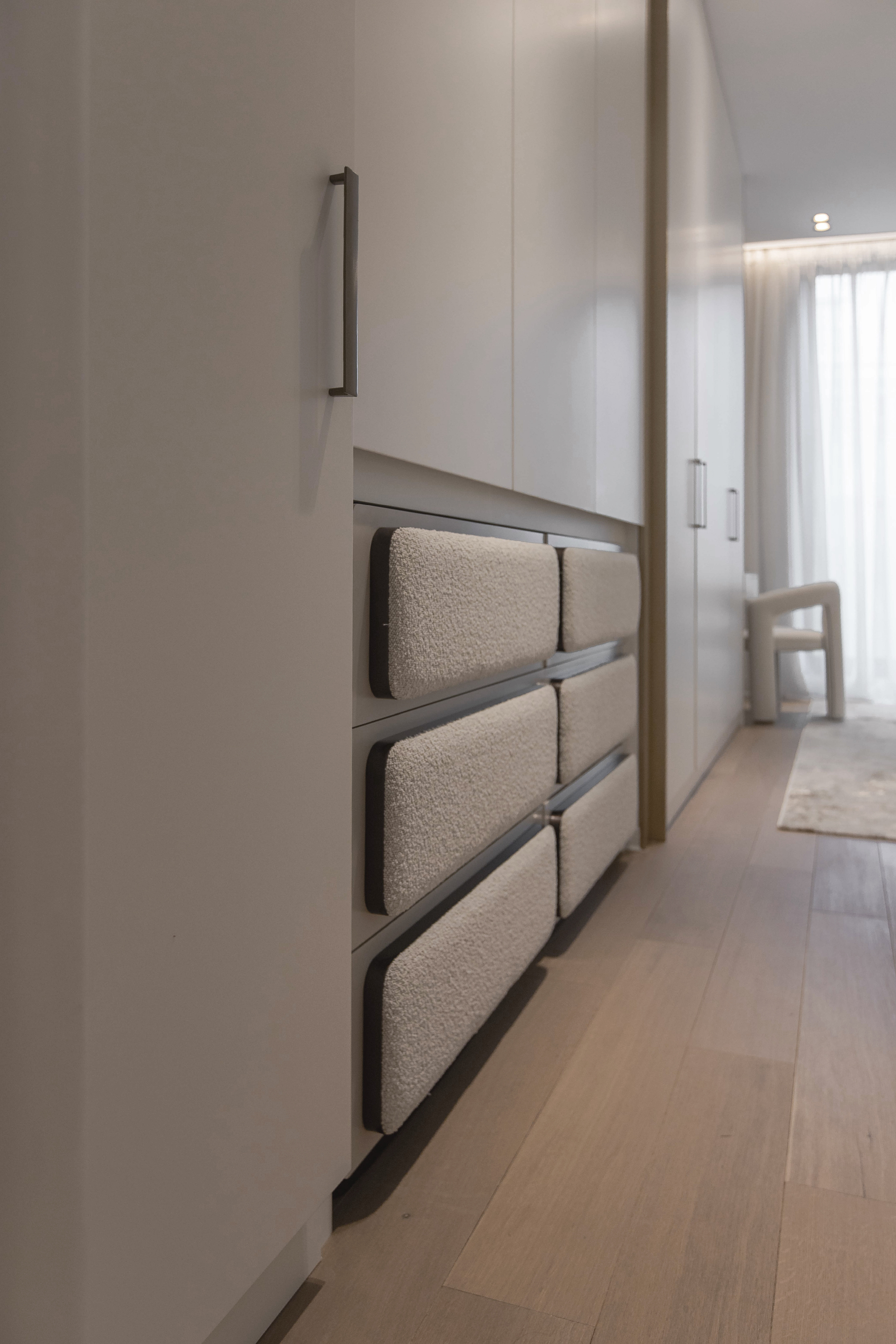 Cadru 9 din Apartament White feminine