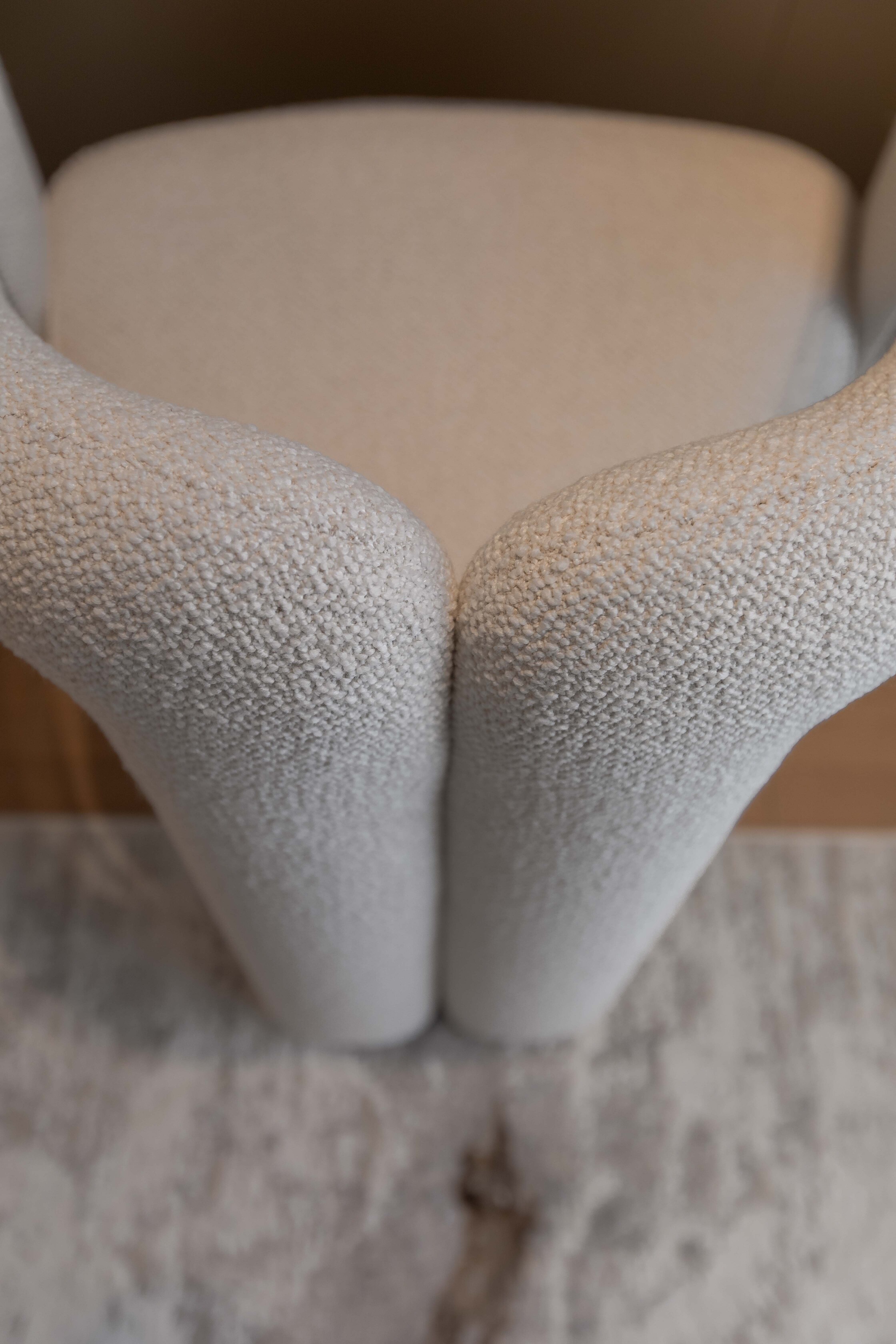 Cadru 11 din Apartament White feminine
