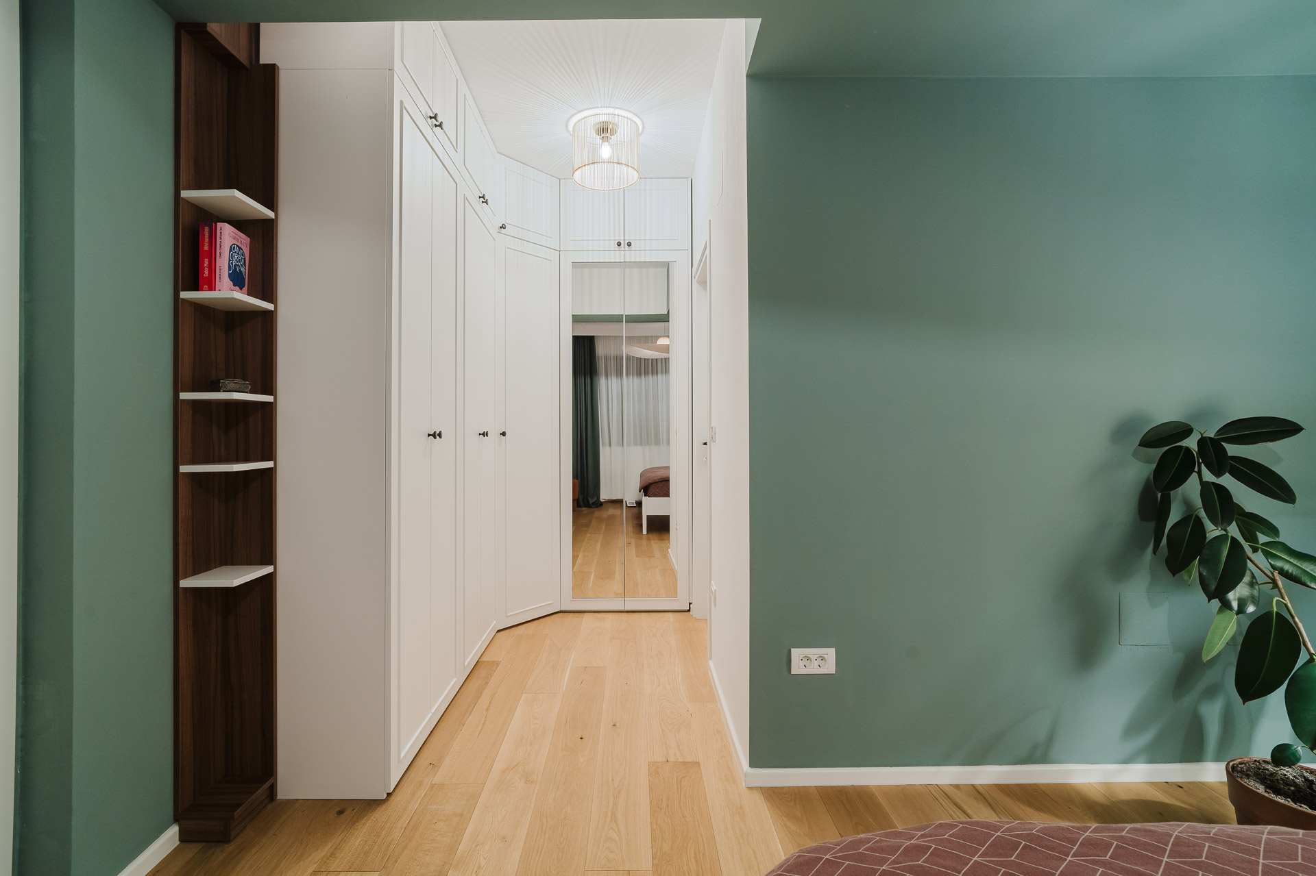 Cadru 8 din Casa AA