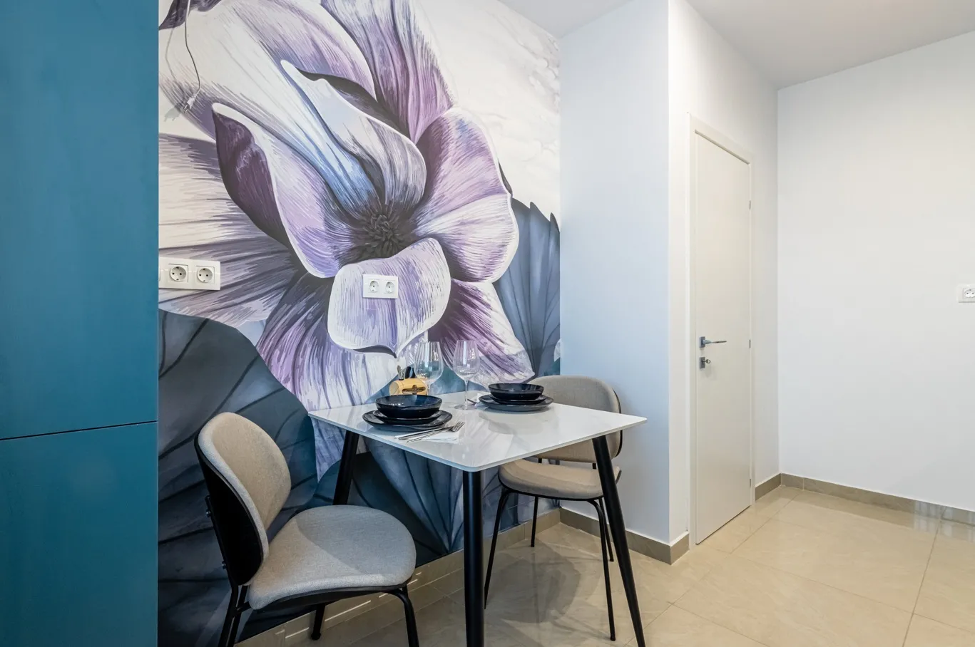 Cadru 2 din Petrol Blue Contemporary