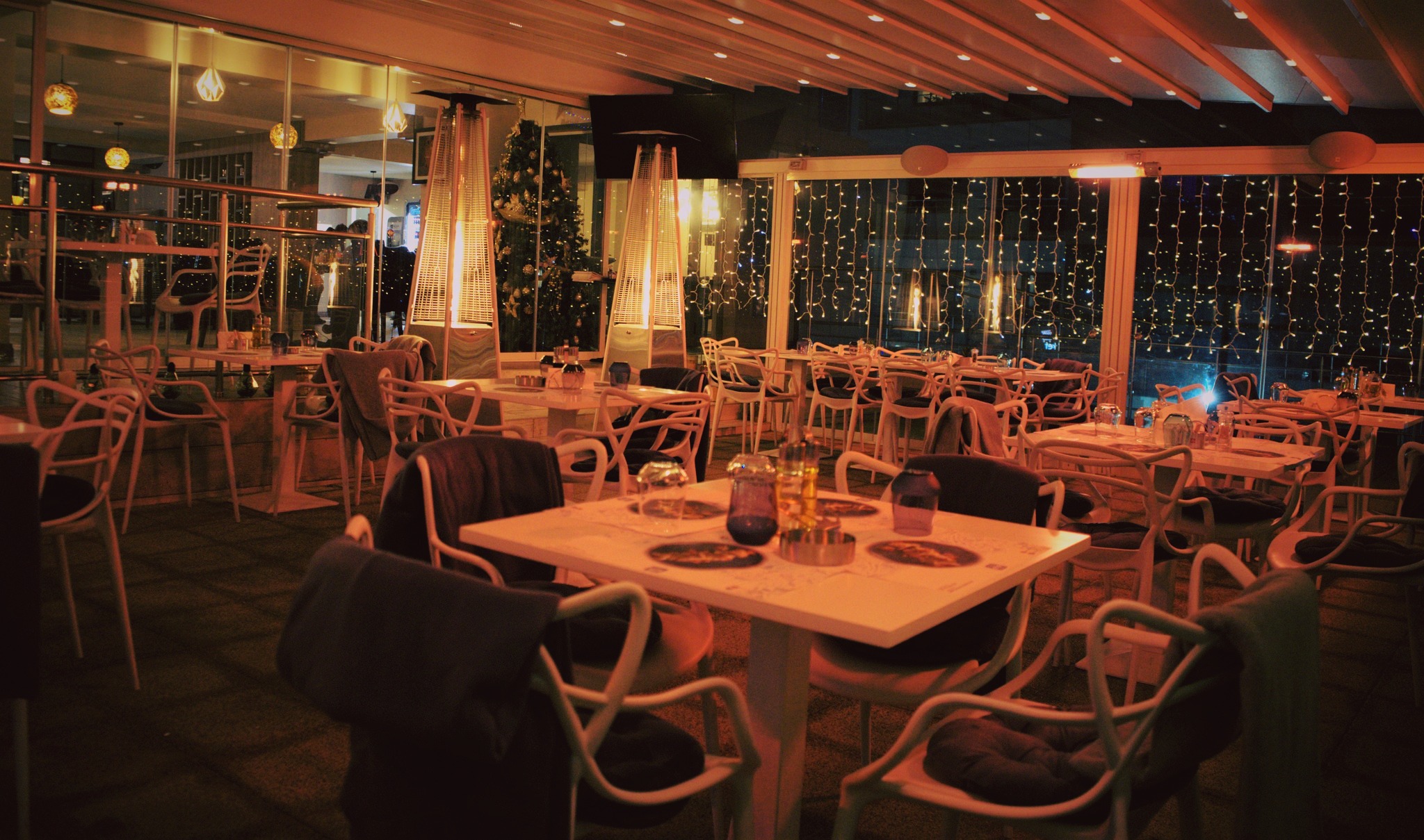 Cadru 5 din Aqua Lounge