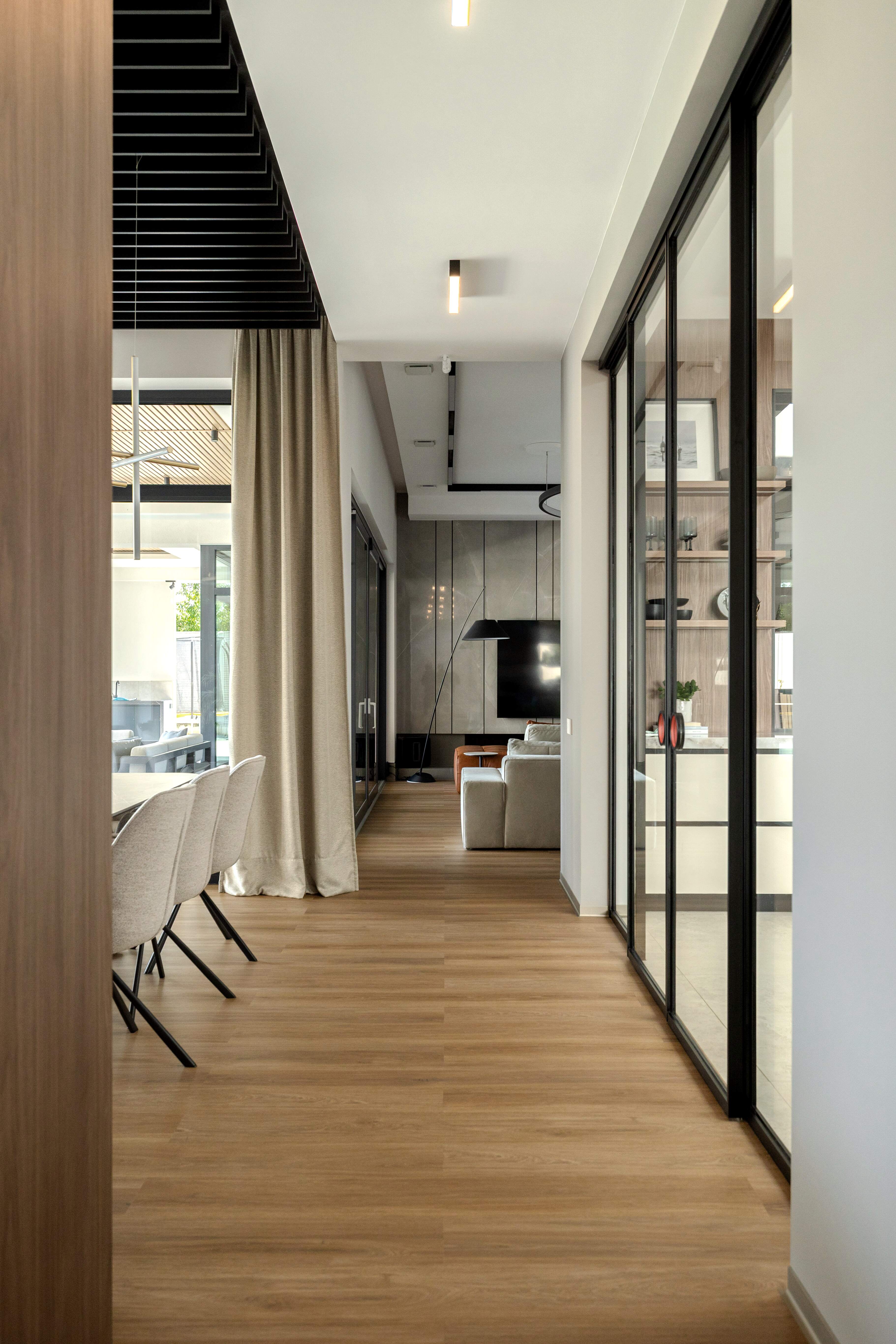 Cadru 2 din G. House