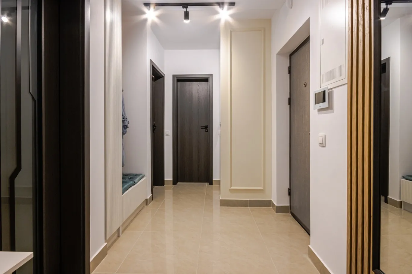 Cadru 8 din The Evergreen Apartament