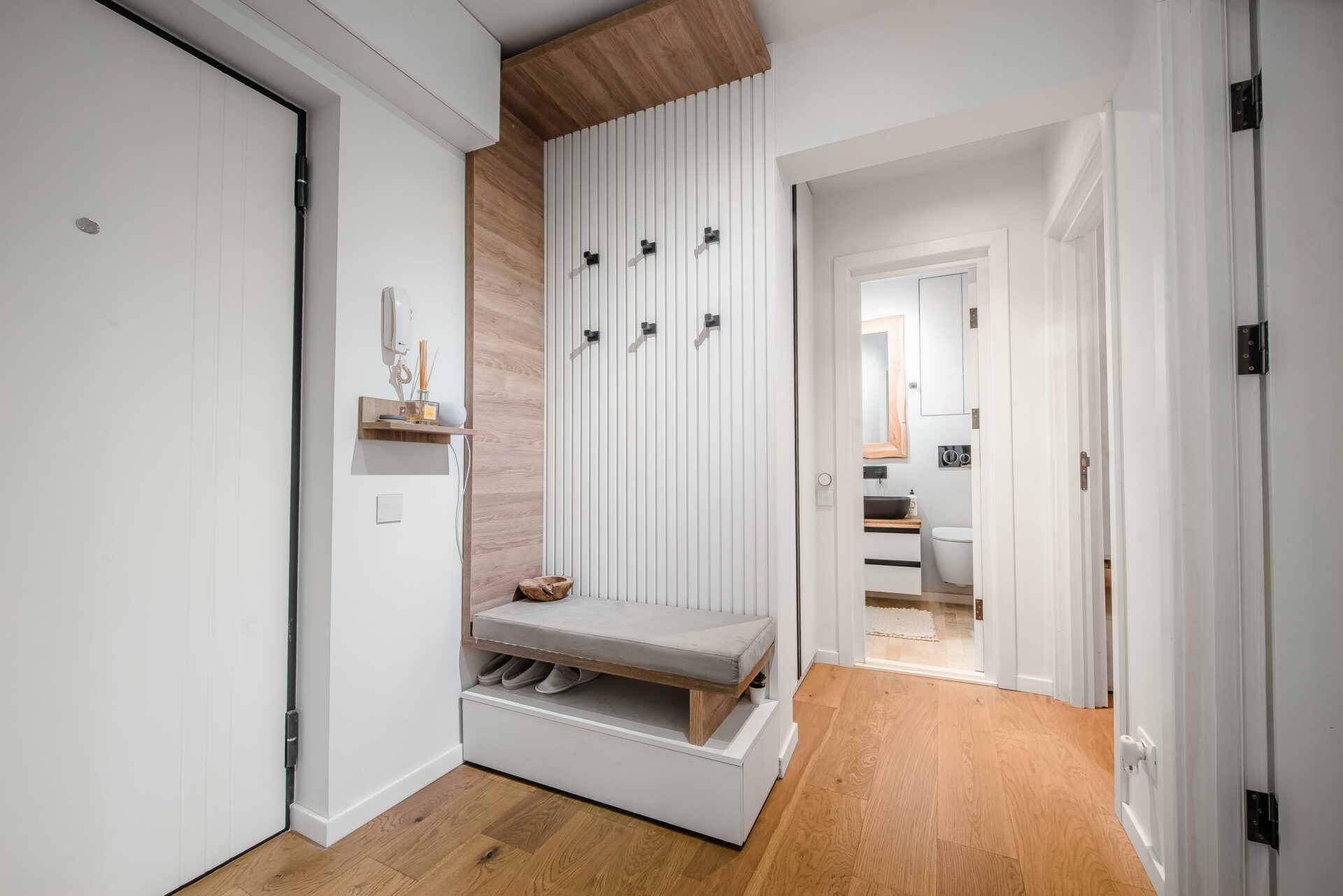 Cadru 2 din Apartament minimalist cu accente boho