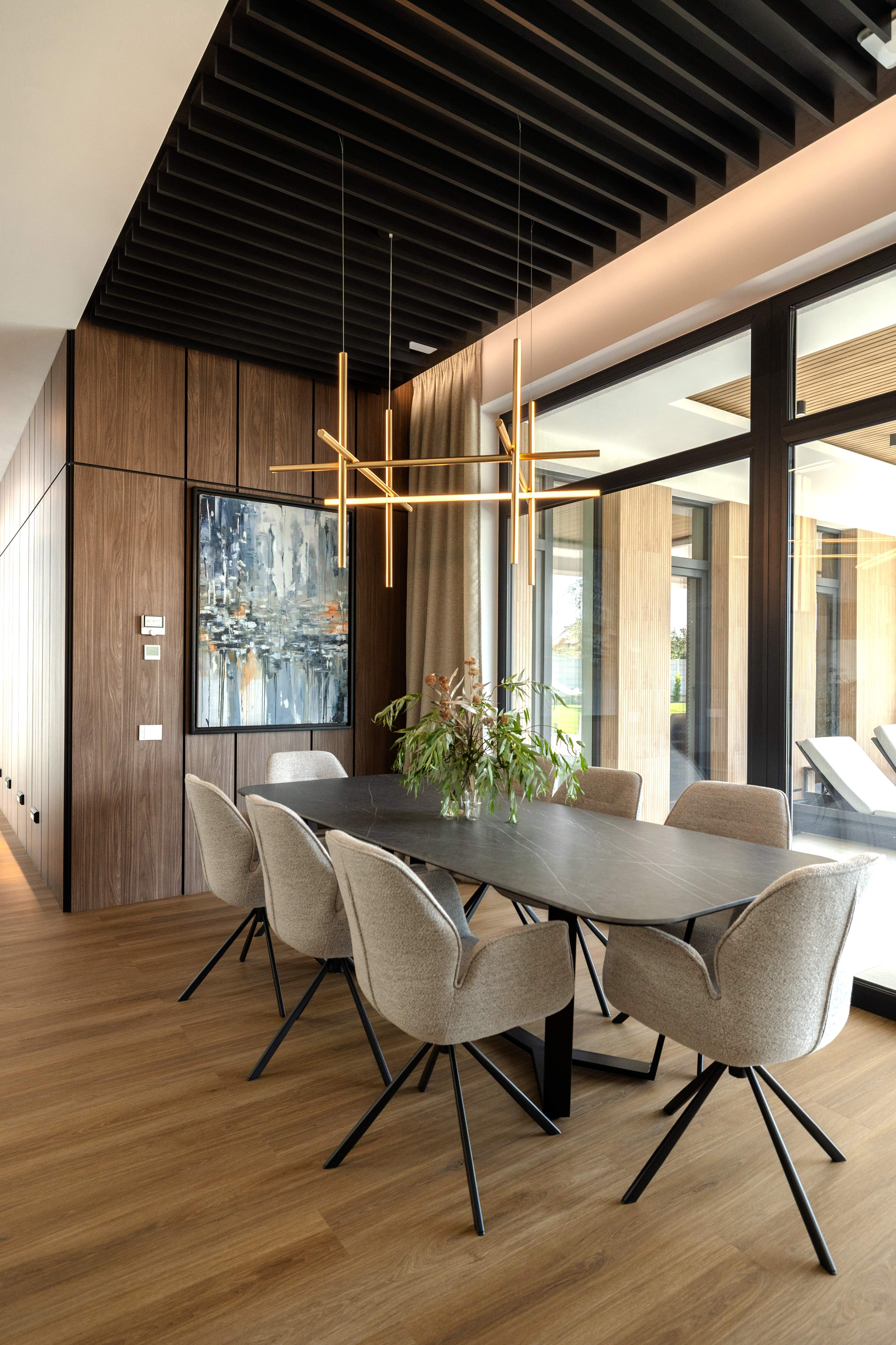 Cadru 3 din G. House