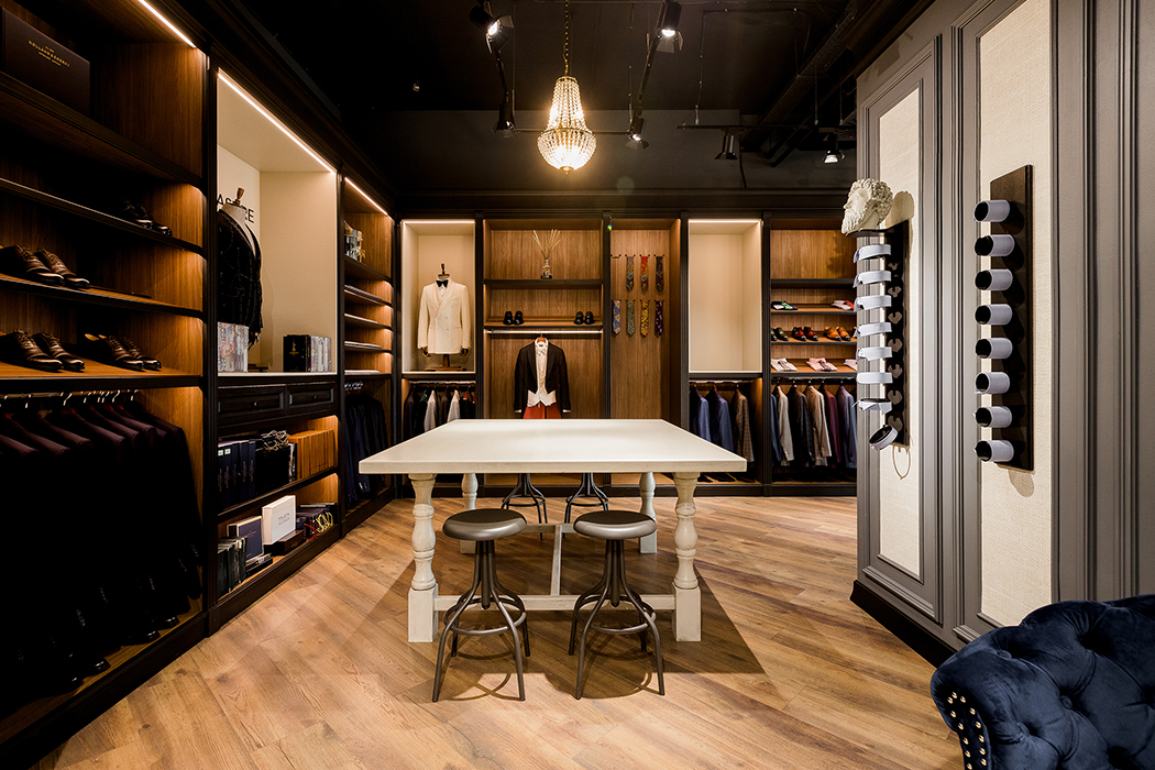 Cadru 6 din Showroom Ganza