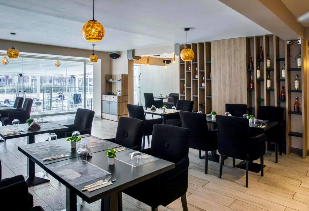 Cadru 1 din Aqua Lounge