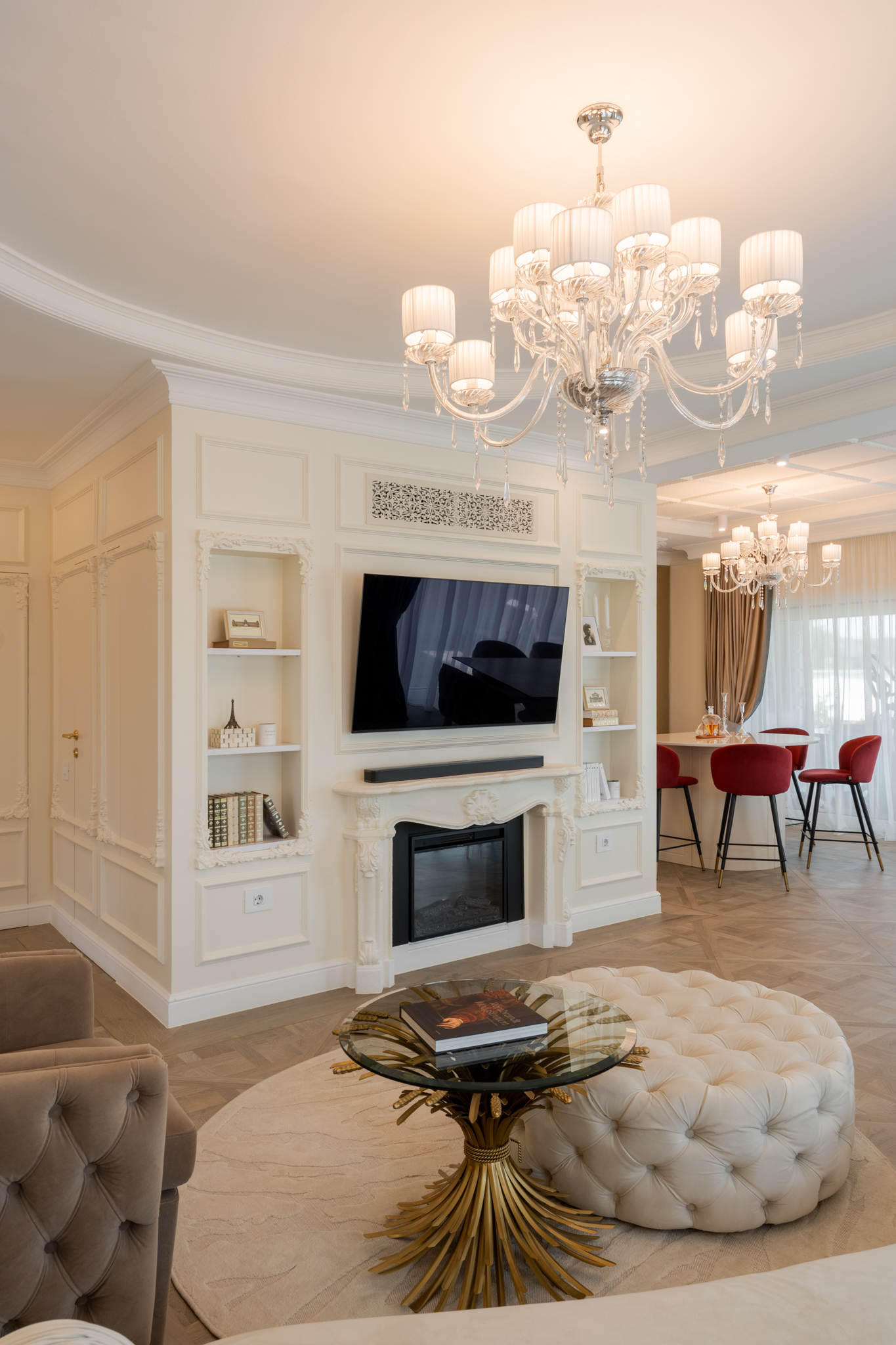 Cadru 7 din Velvet Reflections Villa