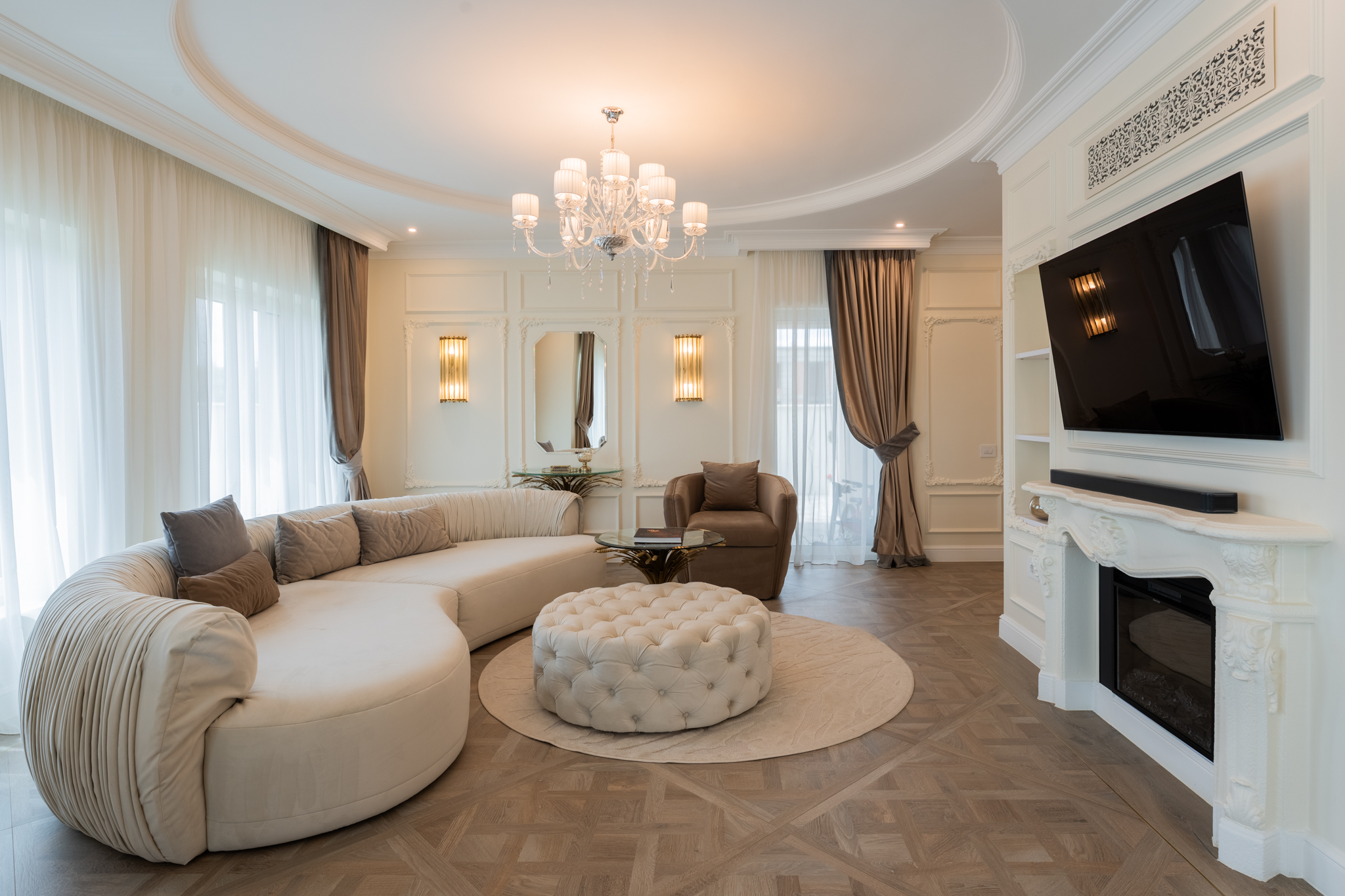 Cadru 2 din Velvet Reflections Villa